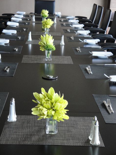 Corporate Meeting Table Centerpieces, Business Meeting Table Decor, Business Meeting Table Centerpieces, Conference Table Decor, Boardroom Ideas, Corporate Event Centerpieces, Simple Table Decorations, Conference Ideas, Corporate Events Decoration