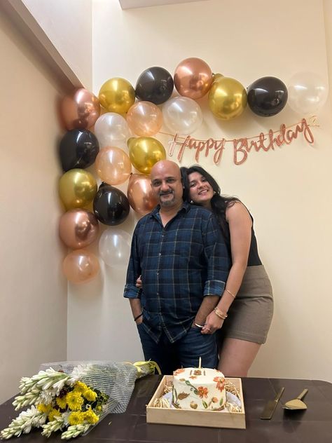 Trendy Birthday Decorations, Anniversary Set Up Ideas At Home, Birthday Poses At Home, Husband Birthday Decoration At Home, Birthday Celebration Ideas At Home, Birthday Decoration Ideas At Home Simple, Husband Birthday Decorations, Hello Party, Attitude Video