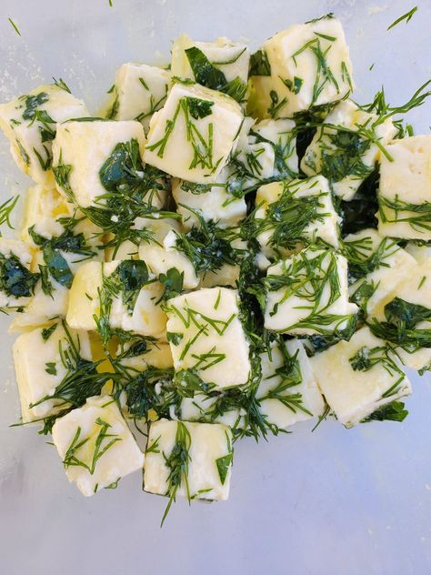 This marinated feta is filled with simple flavors that make an easy appetizer recipe. Fresh garlic, dill, parsley, lemon juice, and quality olive oil are what make this recipe so delicious. Make Ahead Snacks, Marinated Feta, Easy Appetizer Recipes, Fresh Garlic, Appetizers Easy, So Delicious, Gluten Free Vegetarian, What's For Dinner, Feta Cheese