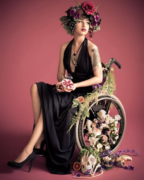 Wheelchair Photography, Cripple Punk, Disabled Fashion, Wheelchair Fashion, Wheelchair Women, Wheel Chair, Mobility Aids, Human Poses Reference, Human Poses