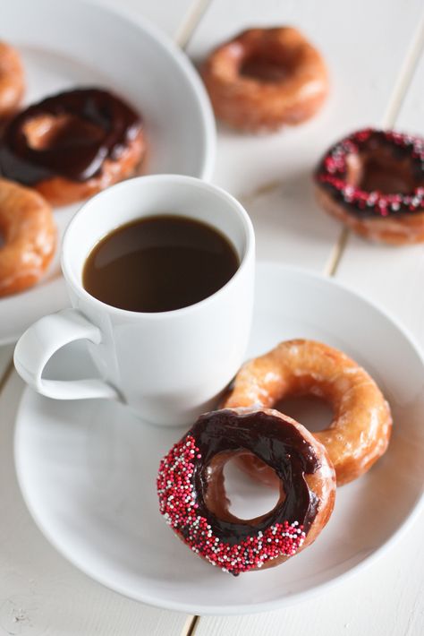 #NationalDoughnutDay https://flic.kr/p/7CNgP9 | coffee and doughnuts, anyone? | www.honeyandjam.com/2010/02/homemade-doughnuts.html  explore! Honey Jam, Homemade Doughnuts, Gingerbread Latte, Coffee And Donuts, Coffee Photography, Good Morning Coffee, A Cup Of Coffee, Coffee Cafe, Coffee Love