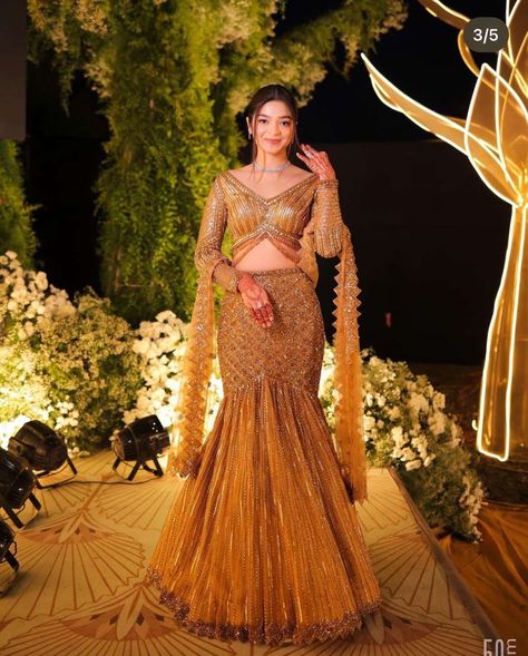 Wedding Dresses Indian Sisters, Indo Western Dress Party Wear, Fish Cut Lehenga, Fish Cut Gown, Lengha Design, Lehenga Ideas, Polo Car, Western Dresses For Girl, Haldi Ceremony Outfit