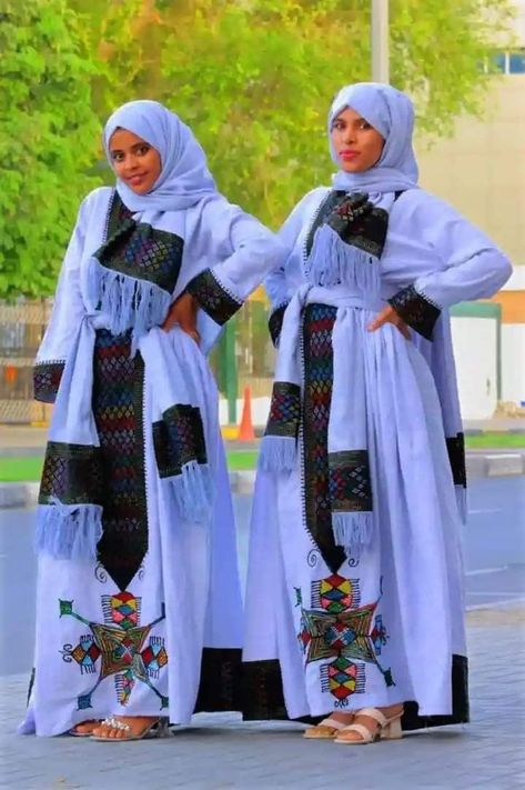 Amhara Culture, Ethiopian Fashion, Ethiopian People, Ethiopian Culture, Ethiopian Clothing, European Clothing, Folk Art Embroidery, Ethiopian Traditional Dress, Ethiopian Dress