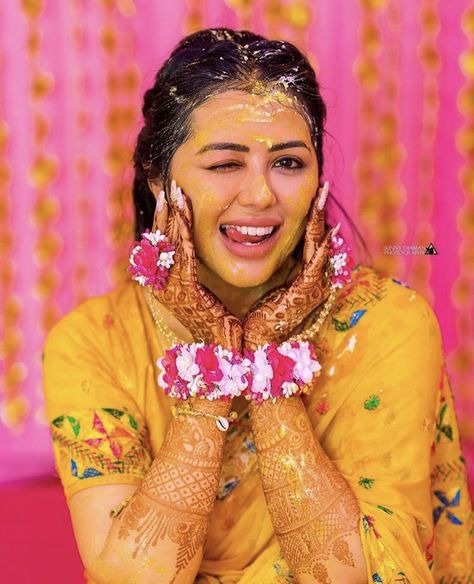 Haldi Ceremony Photos #Haldi Ceremony Photos #haldi outfits #outfit #dresses #background #wallpaper Mehendi Videos, Haldi Pics, Haldi Photos, Haldi Shoot, Haldi Pose, Haldi Photography, Haldi Poses For Bride, Haldi Bride, Bride Haldi