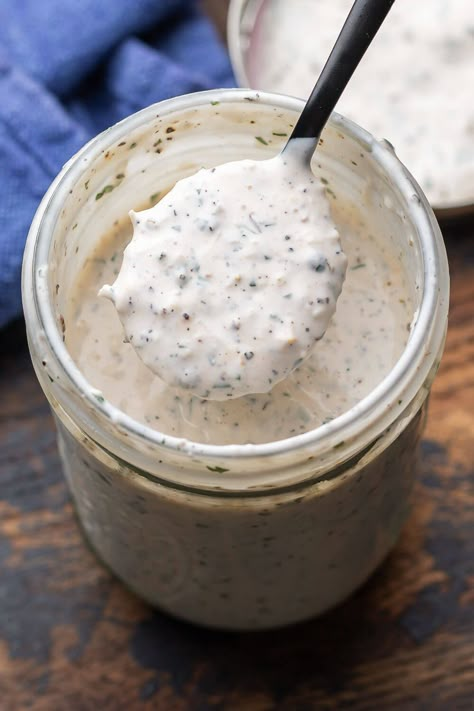 This easy Creamy Parmesan Peppercorn Dresssing comes together in minutes and is so much better than anything you'll buy at the store! Toss it with garden salads or serve as a dipping sauce with fresh veggie crudites. #dressing #parmesanpeppercorn Healthy Homemade Ranch Dressing, Healthy Homemade Ranch, Cilantro Lime Dressing Recipe, Dairy Free Ranch, Cilantro Ranch Dressing, Ranch Seasoning Recipes, Dairy Free Ranch Dressing, Salad Jars, Salad Prep