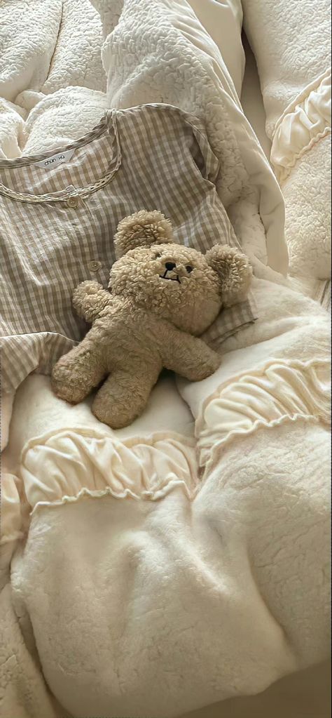 Teddy Bear Wallpaper, Whatsapp Wallpaper, Beige Wallpaper, Wallpapers Images, Bear Wallpaper, Cute Teddy Bears, Minimalist Wallpaper, Wallpapers Backgrounds, Beige Aesthetic