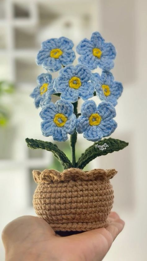 Tutorial GRATIS Flower Pot Crochet, Plantas A Crochet, Crochet Flower Pot, Crochet Interior, Crochet Business, I Love This Yarn, Fun Crochet Projects, Digital Art Tutorial, Crochet Motif