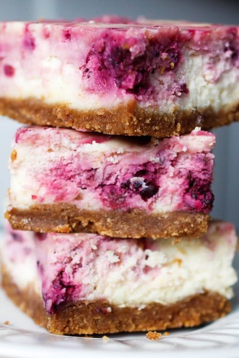 Blackberry Lemon Cheesecake Bars - Broma Bakery Blackberry Cheesecake Bars, Blackberry Lemon, Blackberry Cheesecake, Lemon Cheesecake Bars, Broma Bakery, Dessert Aux Fruits, Sweet Recipe, Meyer Lemon, Lemon Cheesecake