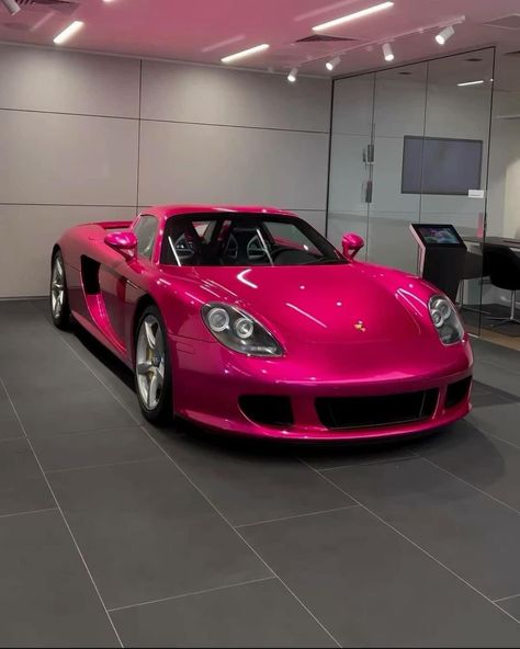 Money Does Buy Happiness, Porsche Aesthetic, Pink Porsche, Pink Cars, Passenger Princess, Pray For Love, Moto Car, Porsche Motorsport, Stance Cars