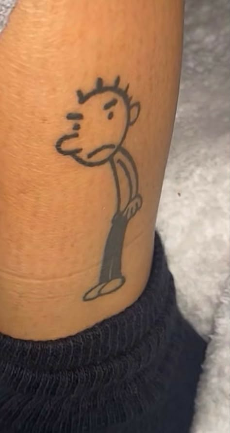 Bic Body Mark Tattoo Ideas, Rodrick Heffley Tattoo, Trashy Tattoo Aesthetic, Grunge Small Tattoos, Small Stick And Poke Tattoo Ideas Grunge, Rodrick Tattoo, Small Edgy Tattoos Grunge, Small Punk Tattoos, Simple Tattoos Grunge