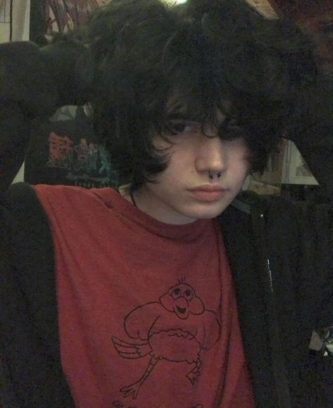 Emo Guy Hairstyles, Pretty Boy Faceclaims, Masc Hairstyles For Round Faces, Ftm Haircuts Straight Hair Short, Ghost0id Hair, Masc Hair Round Face, Trans Masc Haircut Fluffy, Alt Boys With Fluffy Hair, Alt Guy Hair