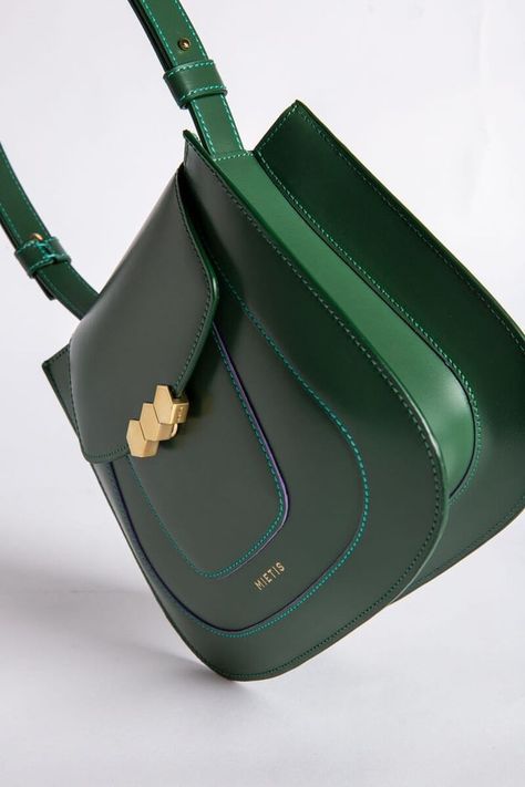 Green Leather Bags, Green Designer Bag, Bag Design Sketch, Contemporary Bags, Bag Drawing, Green Bags, Leather Bag Design, Luxury Leather Bag, 2020 Year