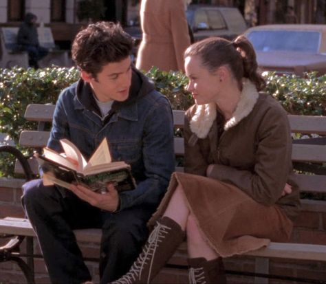 Rory Jess, Richard Gilmore, Gilmore Girls Fall, Gilmore Guys, Rory And Jess, Gilmore Girls Aesthetic, Team Jess, Girls Vibes, Jess Mariano