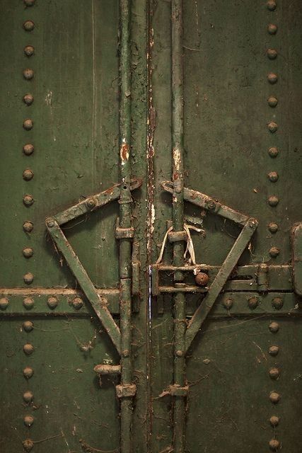 Olive Green Aesthetic, Assassin's Creed Syndicate, Martini Olive, Citizen Of The World, Green Door, Color Board, Soft Autumn, Character Aesthetics, Olive Green Color