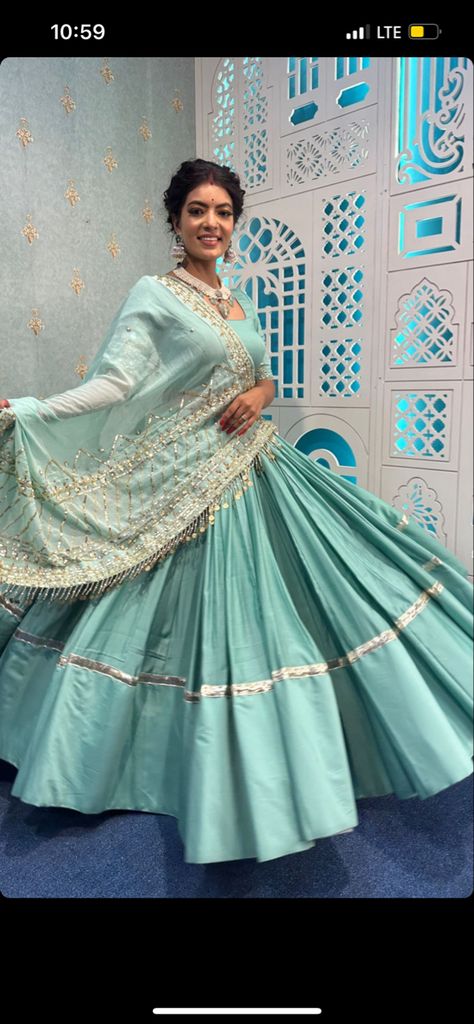 Lengha Choli Poses, Simple Chaniya Choli For Wedding, Sky Blue Chaniya Choli Navratri, Lehriya Lehnga Designs, Wedding Chaniya Choli Designs, New Chaniya Choli Design 2024, Navratri Chaniya Choli 2024, Chanya Choli Ideas, Garba Chaniya Choli Wedding