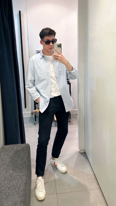 Outfit Ideas For College Men, Freshers Party Outfit College Men, Men’s Smart Casual Style, Slim Boys Outfit, Uniqlo Men Outfit, Uniqlo Outfit, Men Aesthetic Outfits, College Outfits Men, Campus Outfit