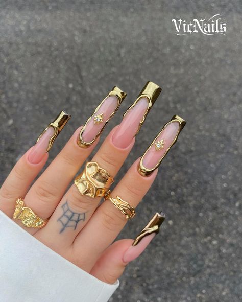 🏴‍☠️ 𝐕𝐢𝐜𝐍𝐚𝐢𝐥𝐬 🏴‍☠️ | ⚜️ 𝐆𝐨𝐥𝐝 𝐍𝐚𝐢𝐥𝐬 ⚜️ French 3D + chrome gold 🔥 #nails #nailsnailsnails #nailsofinstagram #nailartist #nailart #nailartaddict #nailsgoals… | Instagram Tokyo Nails, Gold Chrome Nails, Pink Chrome Nails, Valentine Nails, Nails Set, Nail Supplies, Nail Forms, Nail Length, Nail Art Hacks