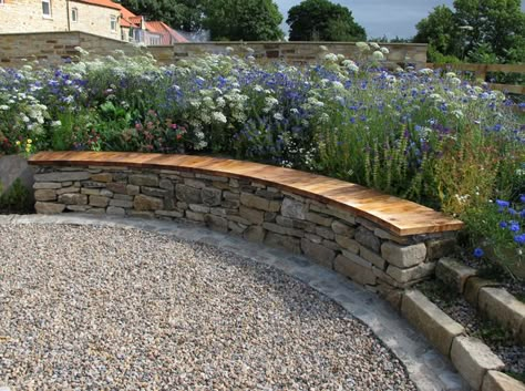 Stone Garden Wall, Stone Walls Garden, Small Courtyard Gardens, Landscaping Retaining Walls, Back Garden Design, Sloped Garden, Dry Stone Wall, Gravel Garden, Stone Bench