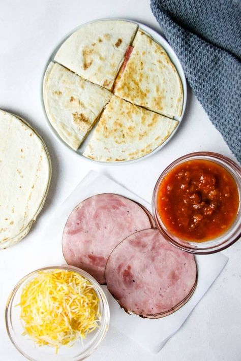 Ham And Cheese Quesadillas, Ham Quesadilla Recipes, Ham Quesadilla, Ham And Cheese Quesadilla, Ham And Cheese Tortilla, Deli Ham Recipes, Best Quesadilla Recipe, Tortilla Grill, Dinners For 2