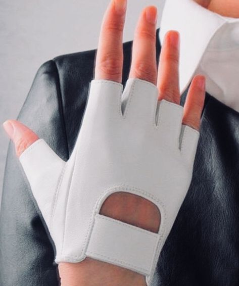 Gothic Gloves, White Leather Gloves, Gloves Aesthetic, Fingerless Leather Gloves, Leather Fingerless Gloves, Gloves Outfit, Anting Manik, Gloves White, Short Gloves