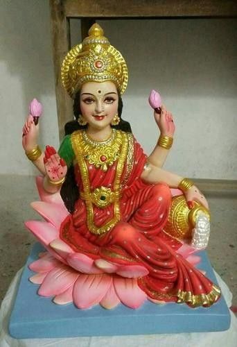 Lakshmi Devi... Devi Murti, Maa Lakshmi, Durga Ji, Diwali Pictures, Shri Ganesh Images, Lakshmi Devi, Saraswati Goddess, Shakti Goddess, Indian Dolls