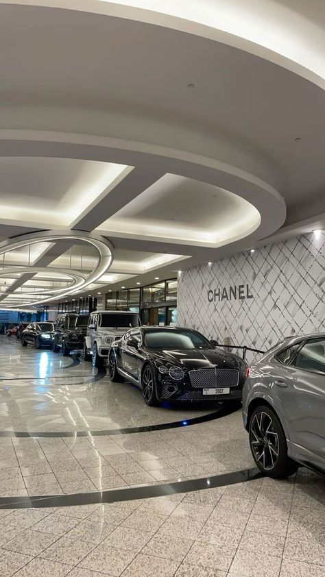 Car Dealership Aesthetic, Billionaire Lifestyle Luxury Living, Dubai Cars, Luxury Garage, Cool Mens Haircuts, Luxury Car Dealership, Dream High, Thomas Shelby, Car Showroom