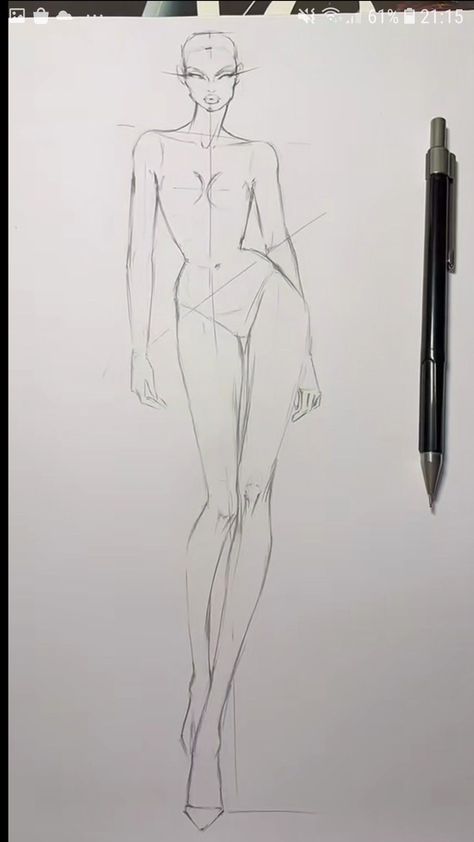 High Fashion Design Sketches, Modeling Poses Drawing, Fashion Figures Drawing, How To Draw Croquis, How To Draw A Model, Drawing On Body With Pen, High Fashion Drawing, Drawing Models Poses, Model Art Drawing