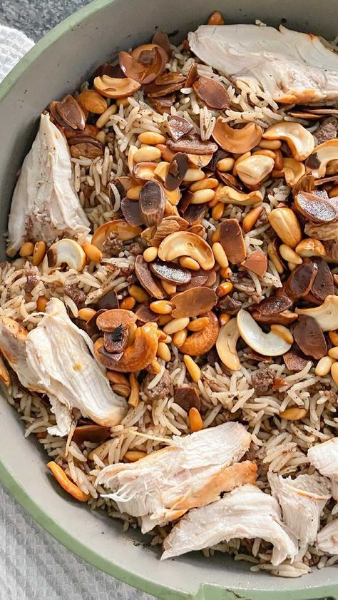 Arabian Recipes Arabic Food, Uni Recipes, Lebanese Rice, Syria Pictures, Arab Princess, Arabic Dishes, Magic Food, Always Pan, Arab Food