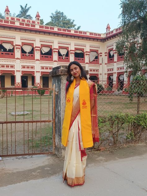 BHU / Banaras Hindu University / BHU Convocation / Convocation / convocation diaries / convocation uniform / convocation event / convocation saree / white and red saree / red border saree / Banaras Hindu University student / BHU students White Saree Red Border, Saree White And Red, Convocation Saree Ideas, White Saree With Red Border, Convocation Saree, White And Red Saree, Saree White, Banaras Hindu University, Full Marks