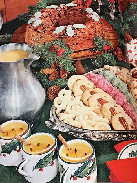 15 Retro Christmas Foods Deserving of a Comeback Food Recipes For Christmas, Vintage Holiday Recipes, Vintage Christmas Recipes, Southern Baked Beans, Retro Christmas Party, Old School Recipes, Vintage Christmas Party, Baked Beans With Bacon, Beans With Bacon