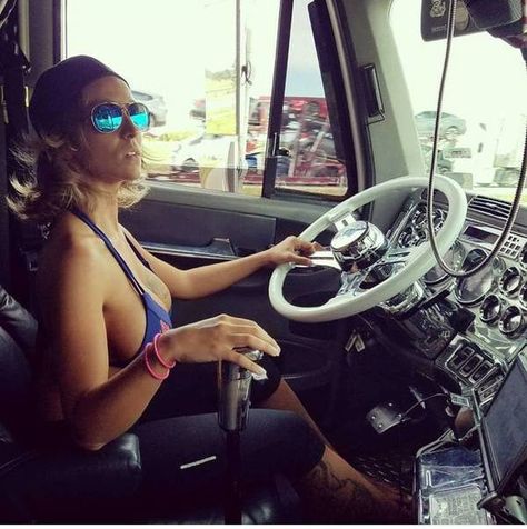 ... Semi Trucks Interior, Women Truck Driver, Female Trucks, Couple Bed, Women Trucker, Custom Big Rigs, Kenworth Trucks, Truck Interior, Peterbilt Trucks