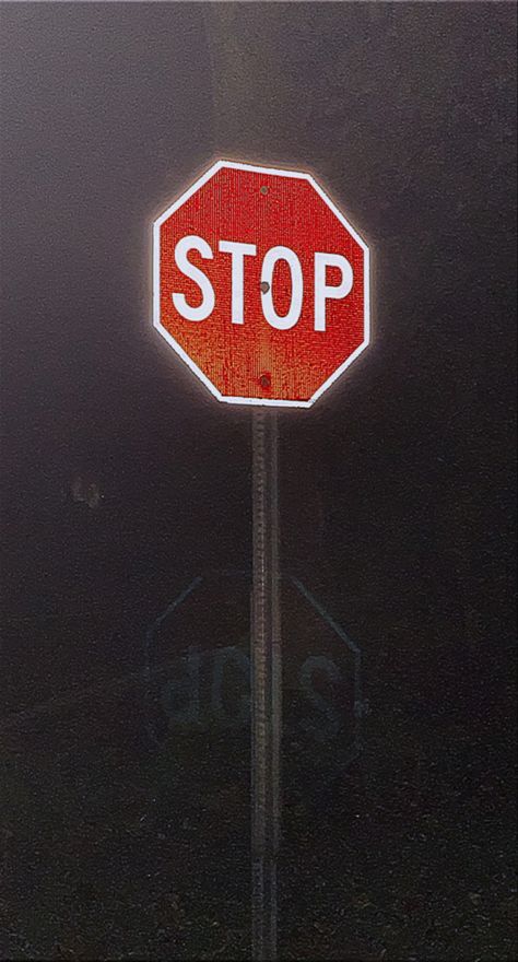 Red Stop Light Aesthetic, Street Sign Photography, Stop Sign Aesthetic Room, Stop Sign Wallpaper, Stop Light Aesthetic, Photo Shuffle Wallpaper, Traffic Sign Aesthetic, Stop Sign Aesthetic, Street Signs Photography