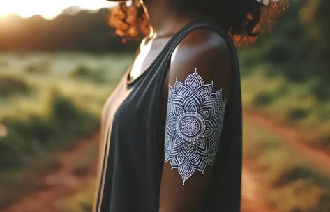 White Tattoos On Black Skin, Tattoo On Dark Skin Women, White Tattoo On Dark Skin, Color Tattoos On Dark Skin, Tattoo On Dark Skin, Dark Skin Tattoo, White Ink Tattoo, Hand Tattoos For Women, Grey Tattoo