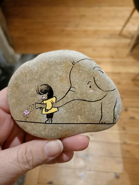 Diy Rock Art, Stone Art Painting, Painted Rocks Craft, Happy Stones, Painted Rocks Diy, Rock Painting Patterns, Rock Painting Designs, Rock Ideas, Painting Rocks