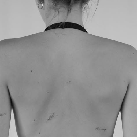 Micro Back Tattoo, Back Tiny Tattoo, Tiny Back Tattoos For Women, Tiny Back Tattoo, Fine Line Bird Tattoo, Small Tattoo Back, Dainty Back Tattoos, Back Tattoo Minimalist, Back Tattoo Placements