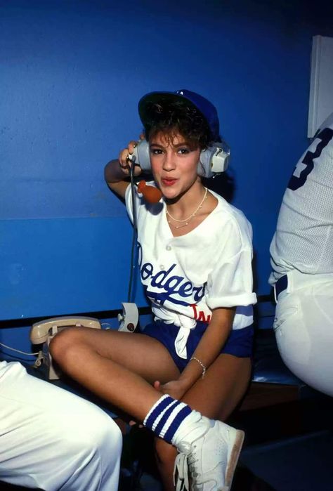 young alyssa 80s Stars Women, 80s Celebrities Women, 80s Tomboy, Alyssa Milano Young, Allysa Milano, 80s Fits, Kathy Smith, 1980s Outfits, 80’s Aesthetic