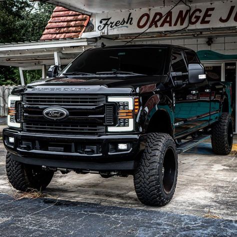 Black Ford F250 Lifted, Ford F150 Black Widow, Truck Ford F150, 2015 Ford F250 Super Duty, Ford F 150 Lifted, Nice Ford Trucks, Black Pickup Truck Aesthetic, Ford F 250 Super Duty Lifted Trucks, Ford F-250