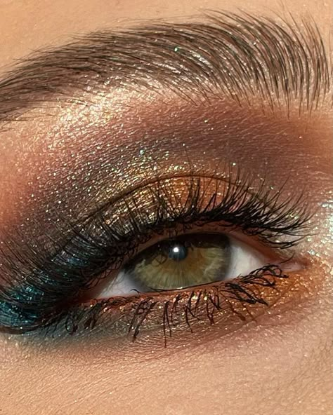 Glam Make Up Looks For Green Eyes, Make Up Green Eyes, Colorful Smokey Eye, Green Hazel Eyes, Eyeshadow For Green Eyes, Green Eyes Makeup, Eye Makeup Images, Eye Makeup Pictures, Makijaż Smokey Eye