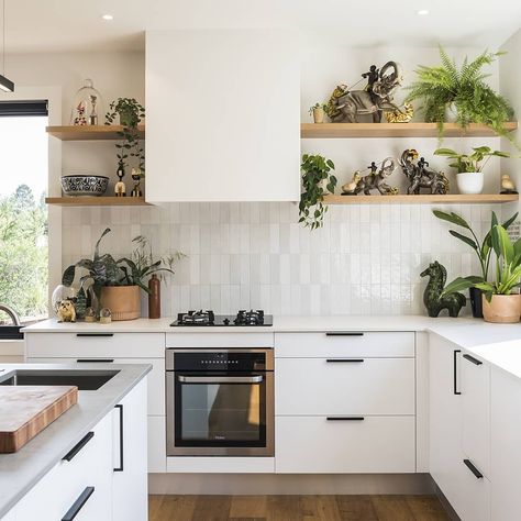 Backsplash Herringbone Backsplash Kitchen, Brick Herringbone, Kitchen Backsplash Trends, Brick Backsplash Kitchen, Subway Tile Backsplash Kitchen, White Kitchen Backsplash, White Tile Backsplash, Lake House Kitchen, Herringbone Backsplash