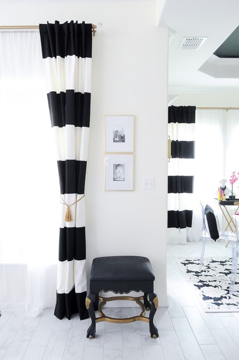 Black And White Striped Curtains, Stripe Curtains Living Room, White Curtains Living Room, Colorful Eclectic, Black And White Living Room, Gold Living Room, Striped Curtains, Black And White Decor, White Living