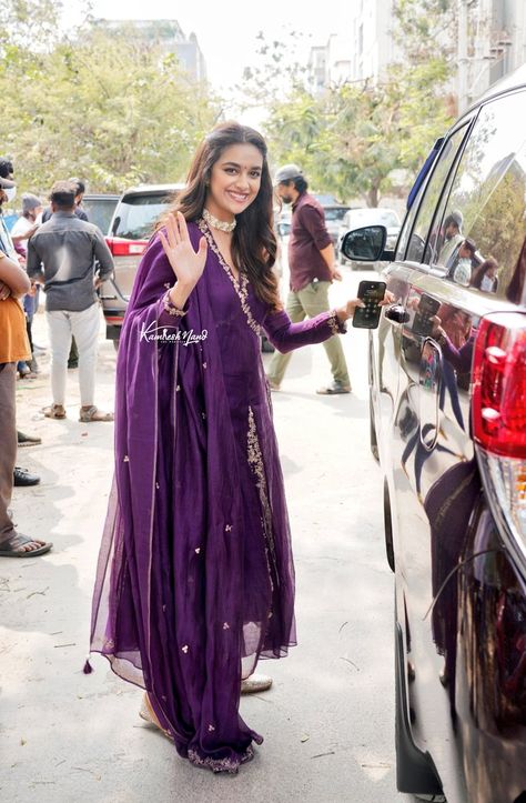 Simple Anarkali Suits, Long Kurta Designs, Simple Anarkali, Suit Colors, Purple Suit, Simple Kurti, Simple Frock Design, Ethnic Dresses, Keerthi Suresh