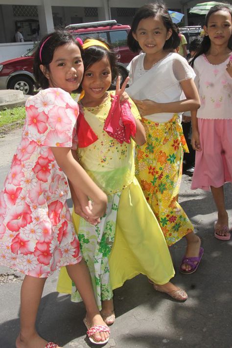 Buwan ng Wika Activity Philippine Costume, Filipino Art, Bday Party Theme, Diy Skirt, Filipino Recipes, All About Fashion, Bday Party, Philippines, Saree