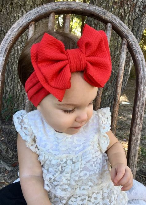 Gorgeous super stretchy and soft, bow headbands from size Preemie to 10 years old! #preemiebows #newbornbows #babygirl #toddlerheadbands #boutiqueheadbands #highquality #babygirlmusthaves #handmadebows #shopsmall #skipperavenue Toddler Head Wrap, Layer Hair, Baby Diy Projects, Big Bow Headband, Newborn Bows, Cool Baby Clothes, Baby Head Wrap, Bow Headbands, Bow Headband Hairstyles