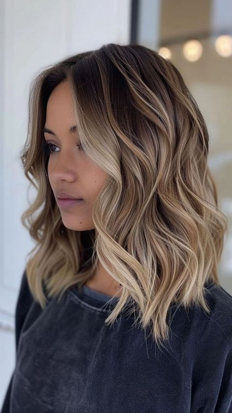 Hairstyles Ombre Brown, Ombre Hair Color Shoulder Length, Fall Color Hair 2024, Blonde On Dark Brown Hair, Blonde Brown Hair Color Ideas, Brown Hair With Blonde Highlights Short, Fall Hair Color Ideas For Brunettes, From Dark To Blonde Hair, Brunette To Blonde Transition