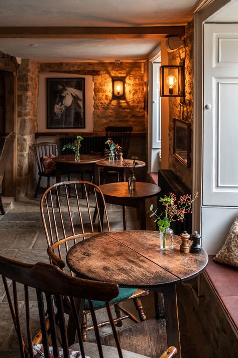 The Cotswolds Part II - The Fox at Oddington - STACIE FLINNER Country Inn Interior, English Country Hotel, Bed And Breakfast Rooms, Country Pub Interior, Cosy Cafe Interior, English Pub Interior, English Restaurant, British Cottage Interior, Farmers Dog