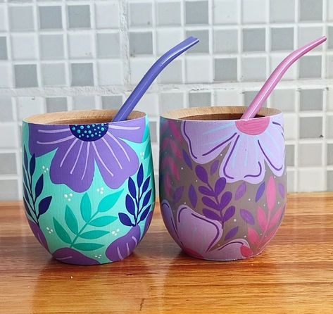 Mate Idea, Womens Bible Study, Painted Flower Pots, Clay Pot Crafts, Bar Art, Painted Flower, Glass Artwork, Bottle Painting, Pottery Designs