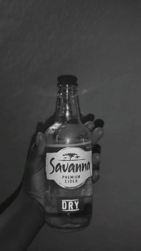 Fake Alcohol Snaps, Savanna Cider, South African Snacks, Snack Pictures, African Snacks, Alcohol Pictures, Black And Gold Aesthetic, Crocs Fashion, Instagram Feed Ideas Posts