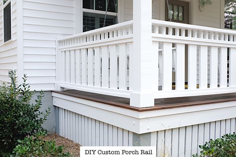 Unique Porch Railing Ideas, Porch Rails Ideas, Front Porch Railing Ideas, Porch Railing Ideas, Exterior Apartment, Yard Renovation, Porch Railing Designs, Veranda Design, Front Porch Railings