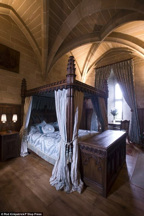 The castle's Tower Suites have high-vaulted ceilings and hand-carved four-poster beds Medieval Bedroom, Castle Interiors, Castle Rooms, Castle Bedroom, Castle Interior, Warwick Castle, Victorian Bedroom, Castles Interior, Four Poster