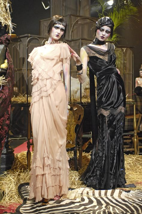 John Galliano Fall Winter 2007/8 Ready-to-Wear John Galliano Fall 2007, John Galliano 2007, Christian Alt Aesthetic, John Galliano Dior, Galliano Dior, Drag Make-up, Dior Couture, John Galliano, 1920s Fashion